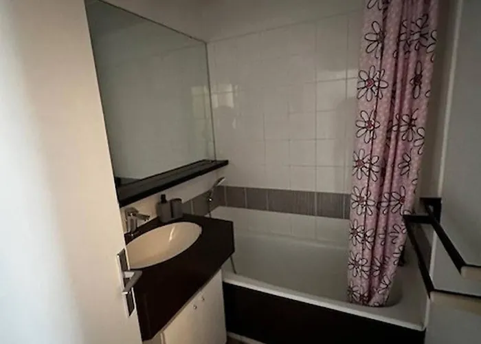 Au Couchant, Pour 4 Adultes Et 1 Enfant N69