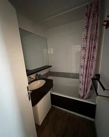 Au Couchant, Pour 4 Adultes Et 1 Enfant N69 *