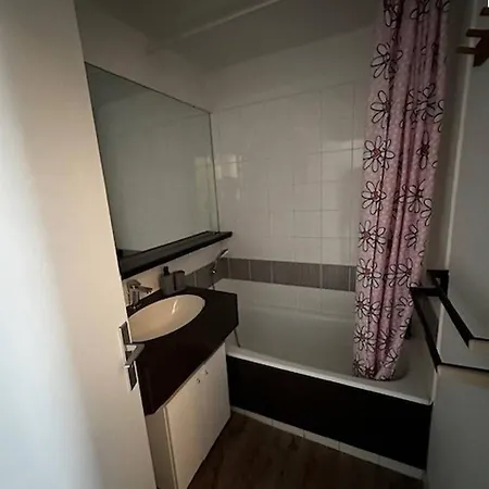 Au Couchant, Pour 4 Adultes Et 1 Enfant N69